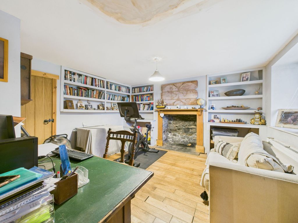 Property photo 2 of 38