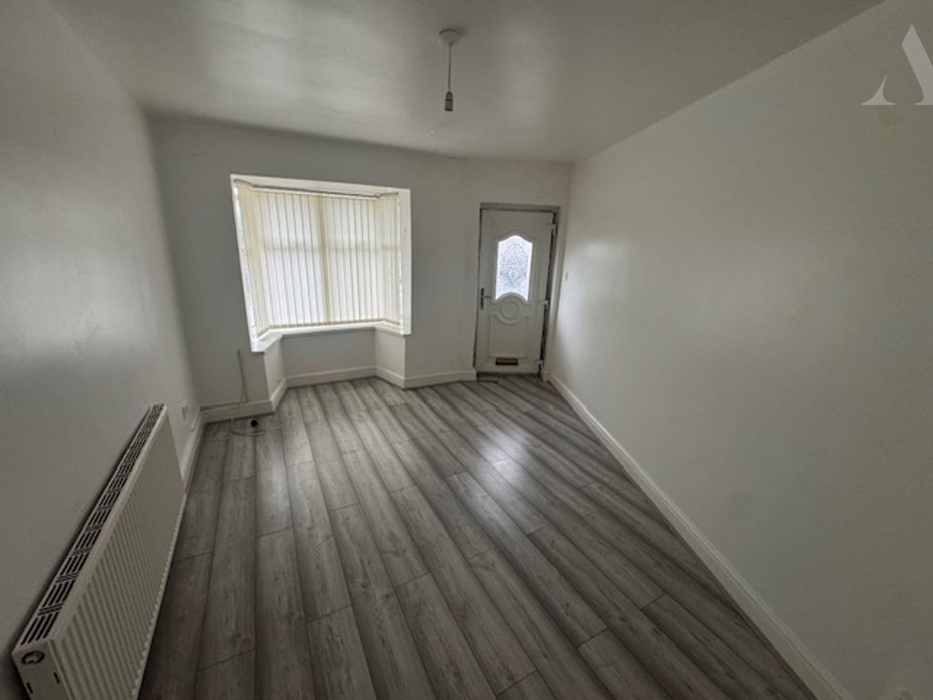 Property photo 3 of 11 1 Fernbank Road Front Receotion 2.Jpeg