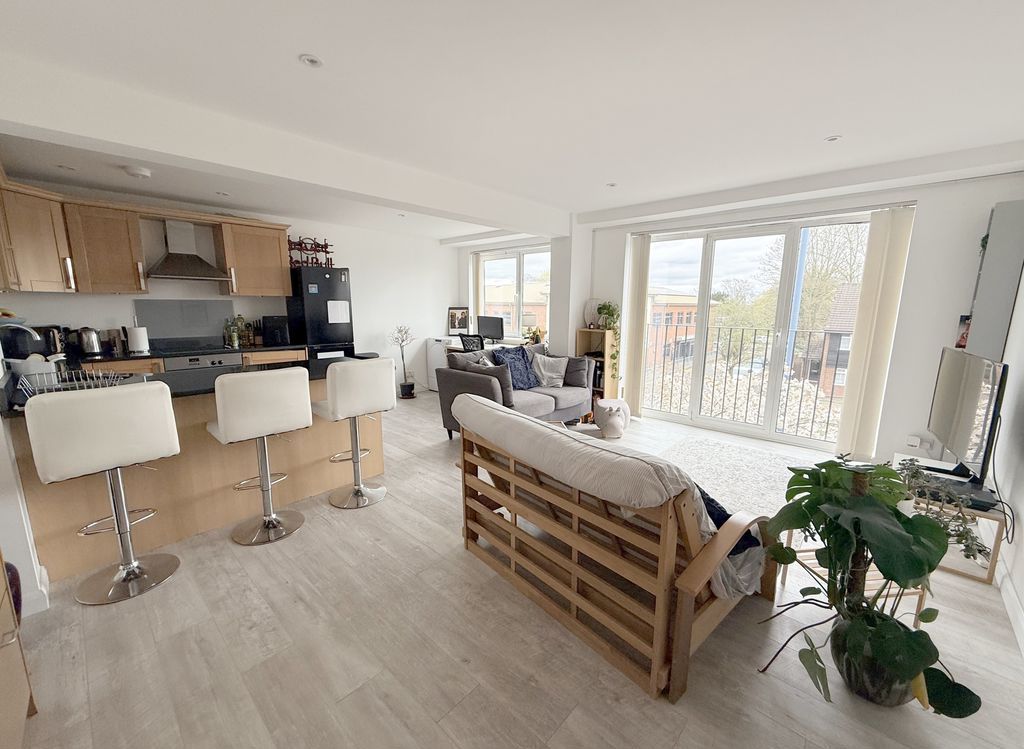 Property photo 3 of 9 Lounge