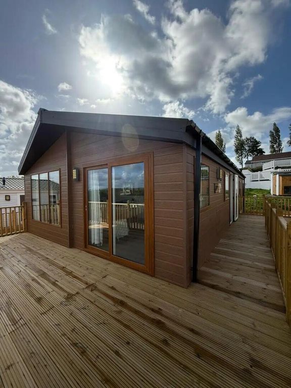 Property photo 2 of 32