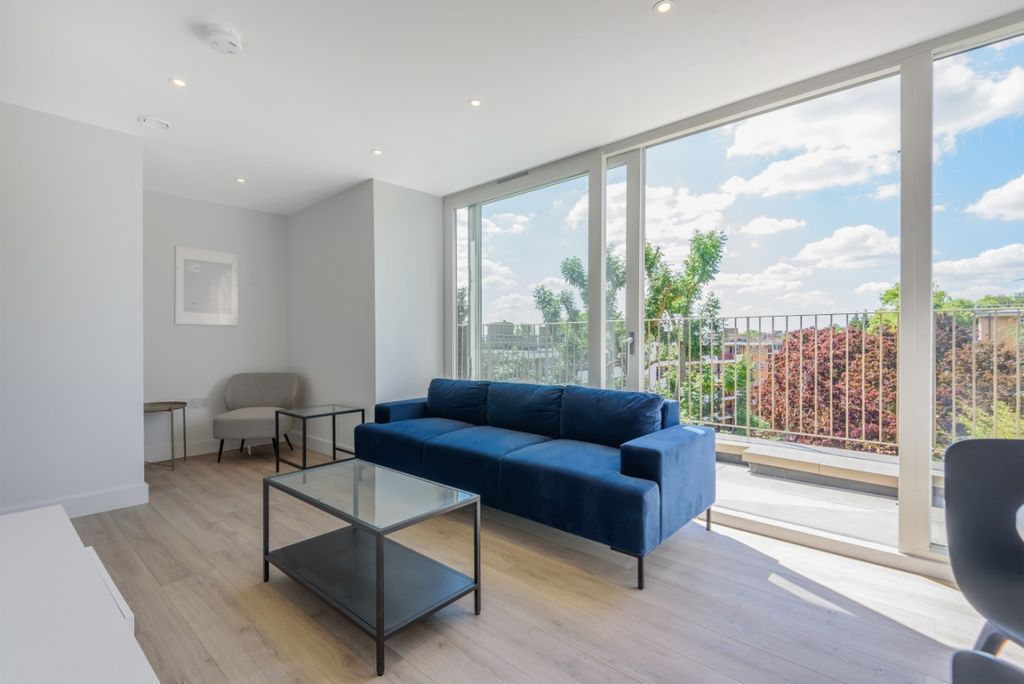 Property photo 1 of 16 882951 (2)