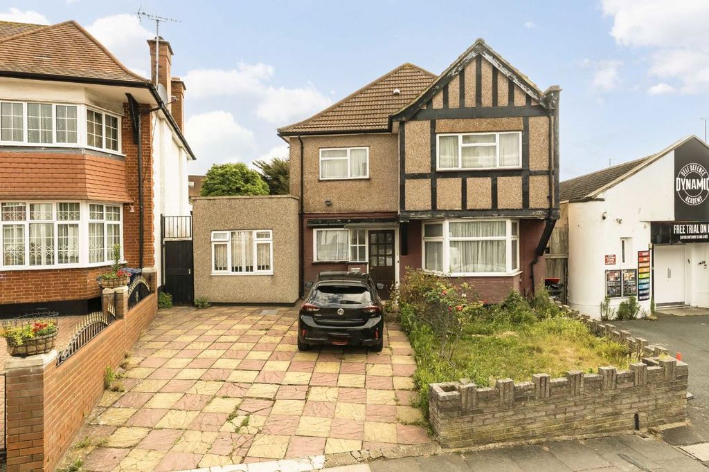 Property photo 1 of 8