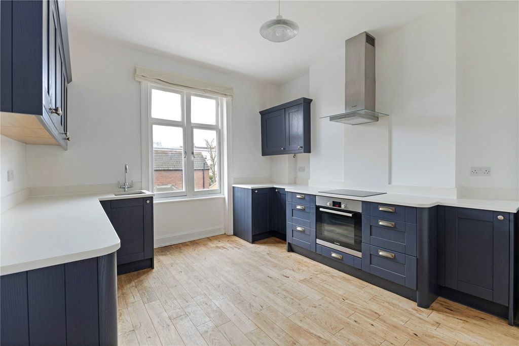 Property photo 2 of 12 Kitchen