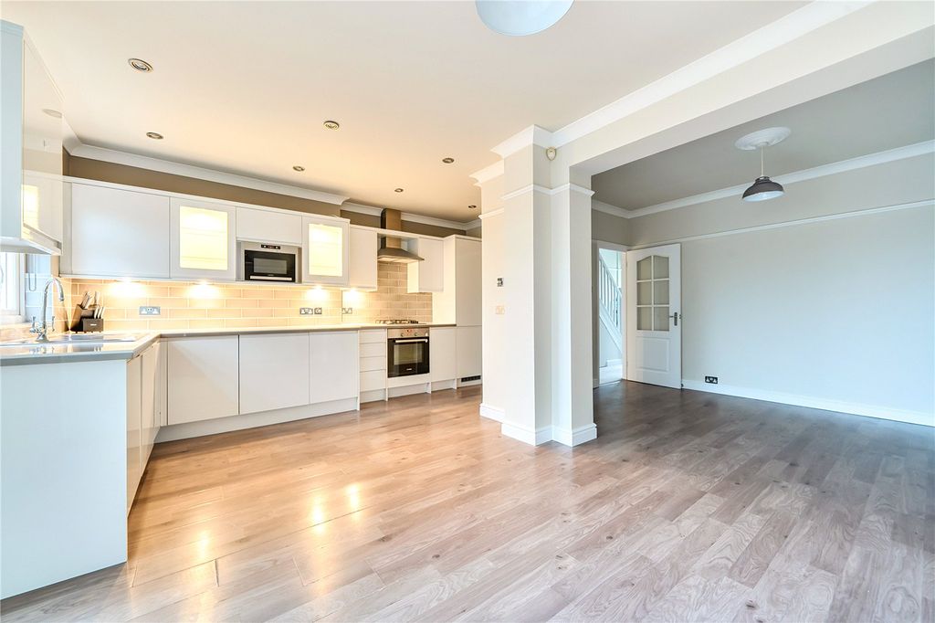 Property photo 3 of 19 Picture No. 11