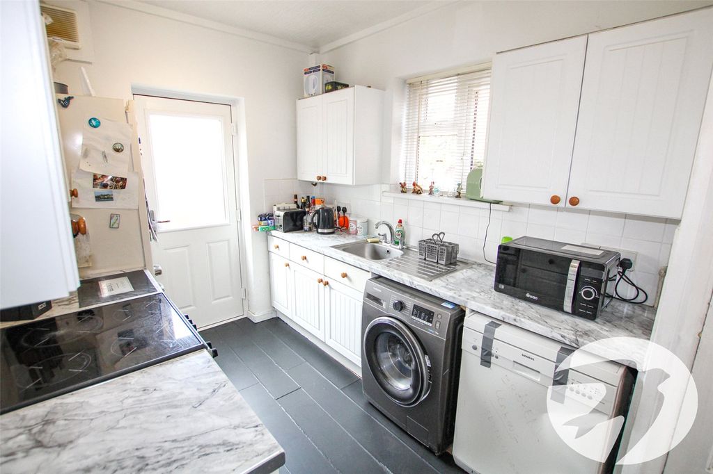 Property photo 3 of 12 Picture No. 05