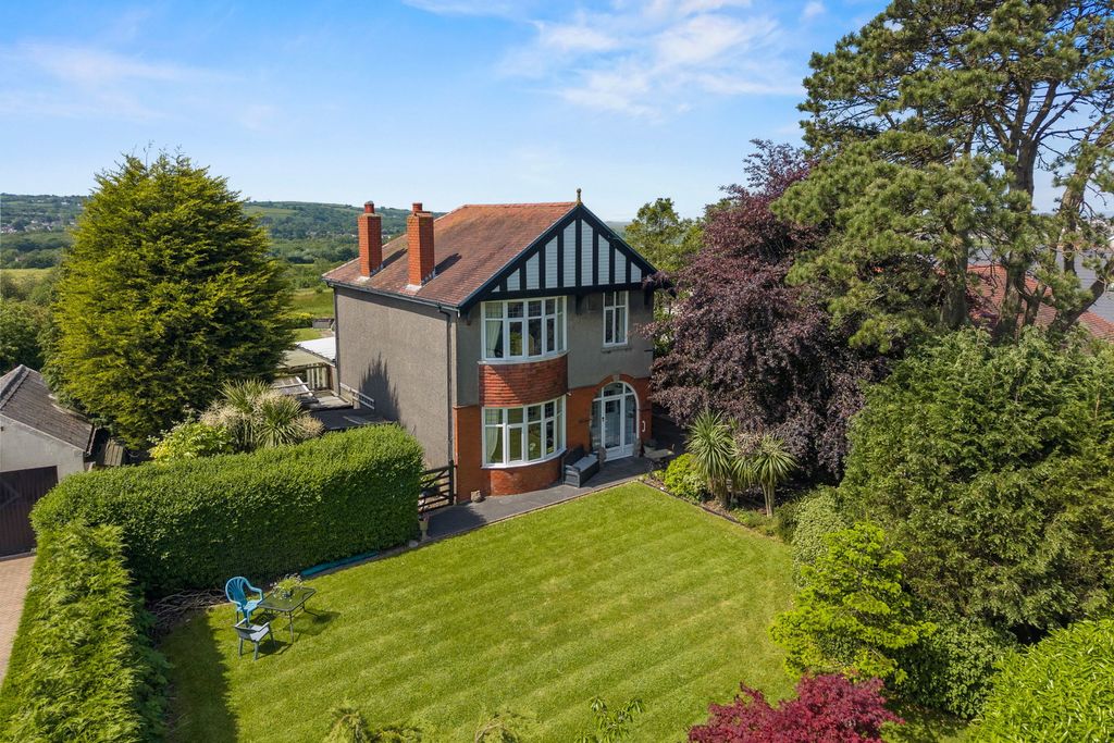 Property photo 1 of 39