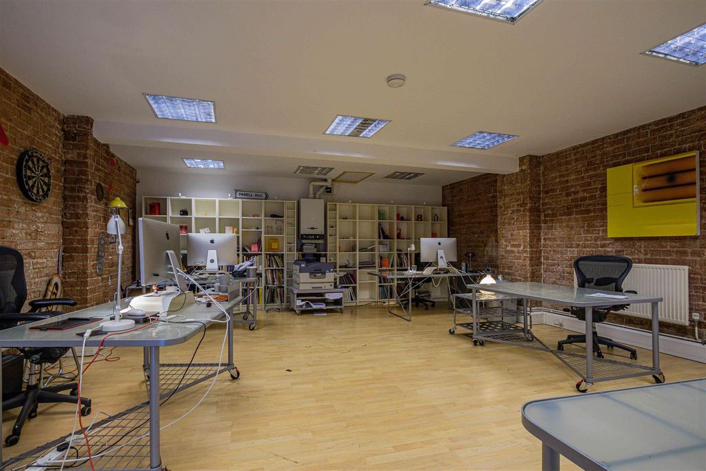 Property photo 2 of 9 Img.Jpg