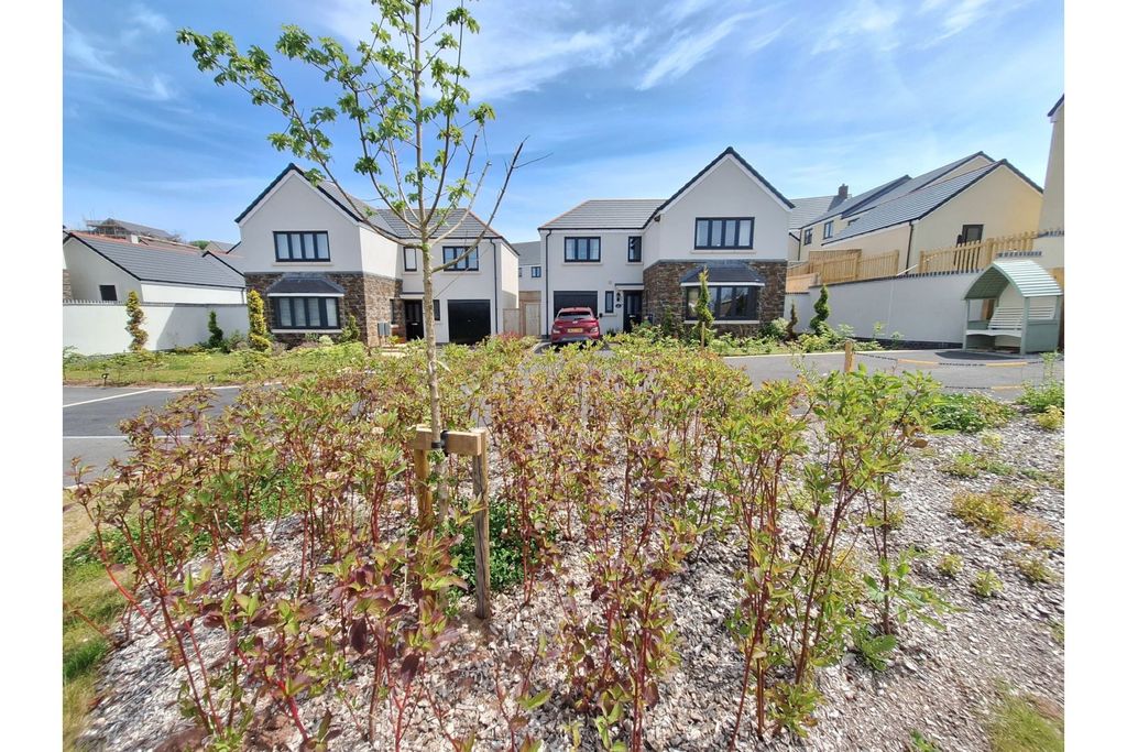 Property photo 1 of 21