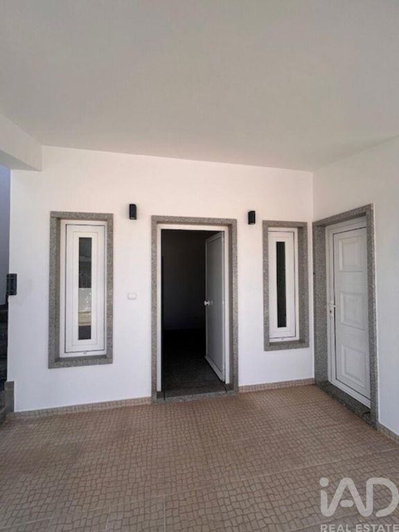 Property photo 2 of 36