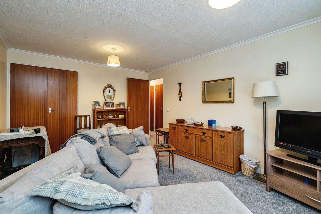 Property photo 3 of 17 Photo