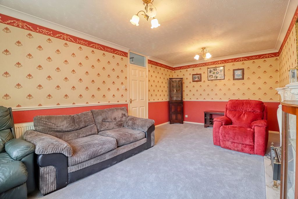 Property photo 3 of 9 Lounge/Diner