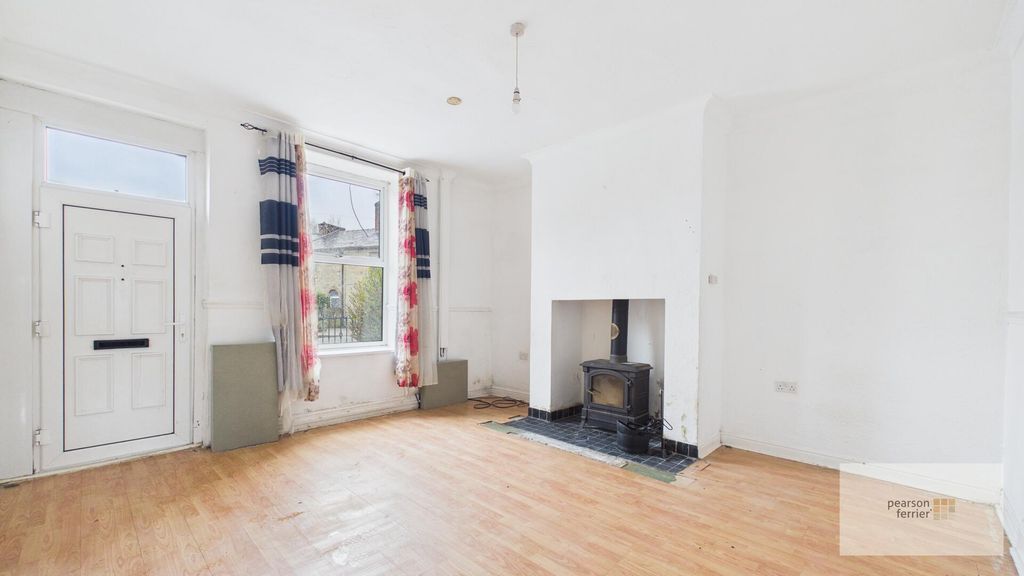 Property photo 2 of 10 Living Room