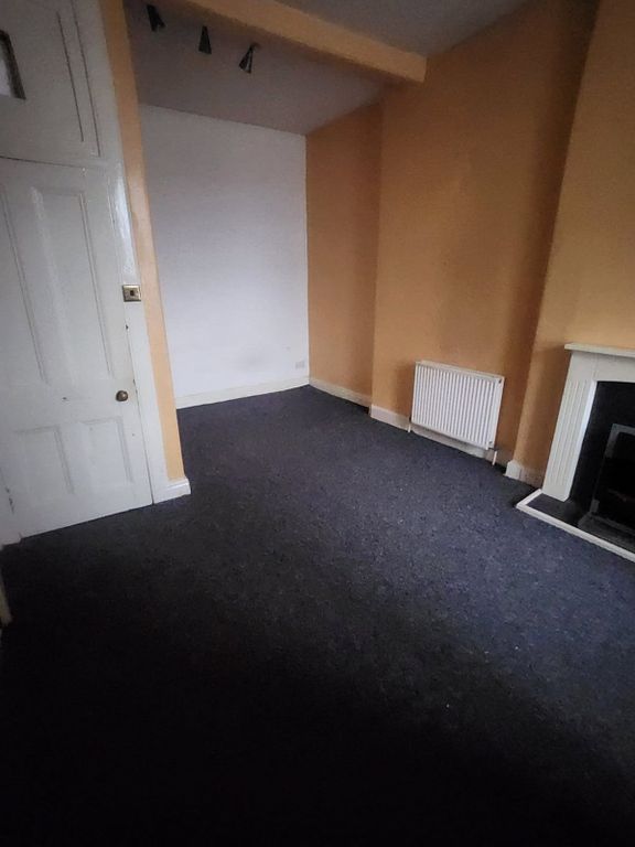 Property photo 3 of 8 Lounge Kitchen Alt