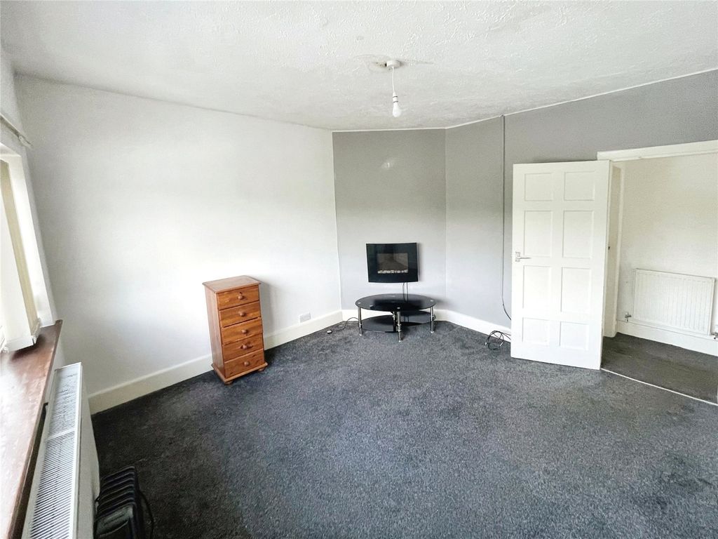 Property photo 3 of 6 Living Room