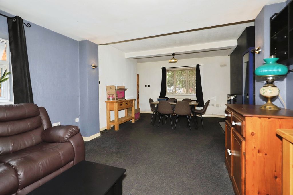 Property photo 3 of 20 Pbox-Img.Jpg