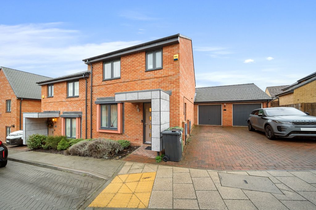 Property photo 1 of 18 3460080