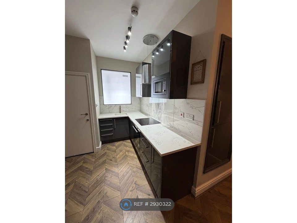 Property photo 2 of 35