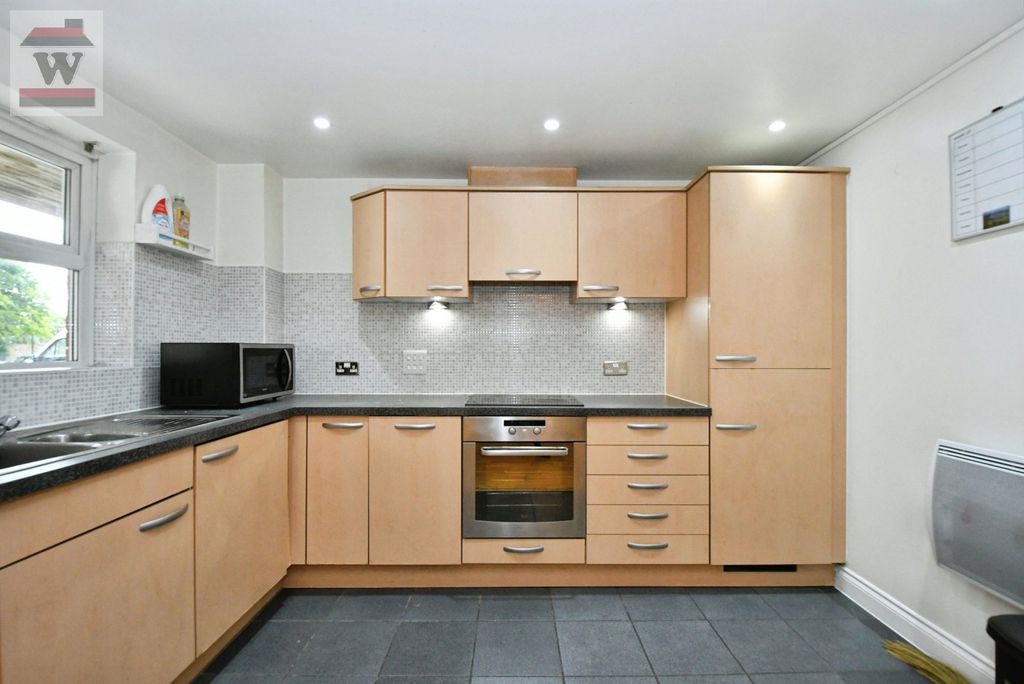 Property photo 2 of 13