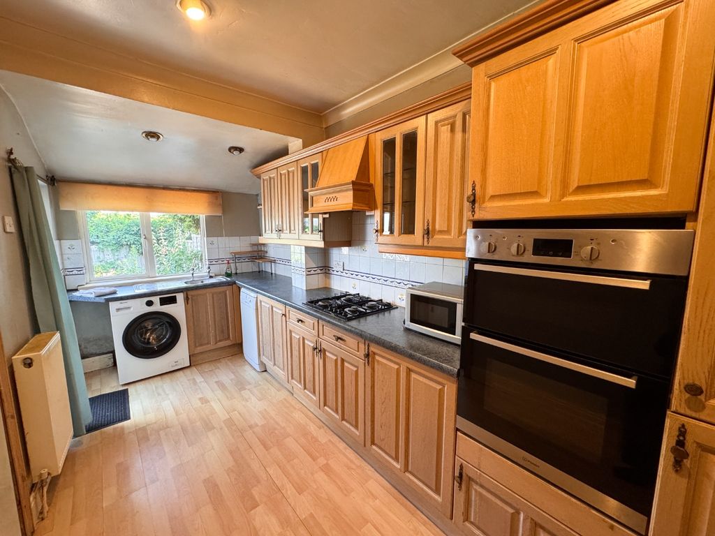 Property photo 3 of 18 5202715