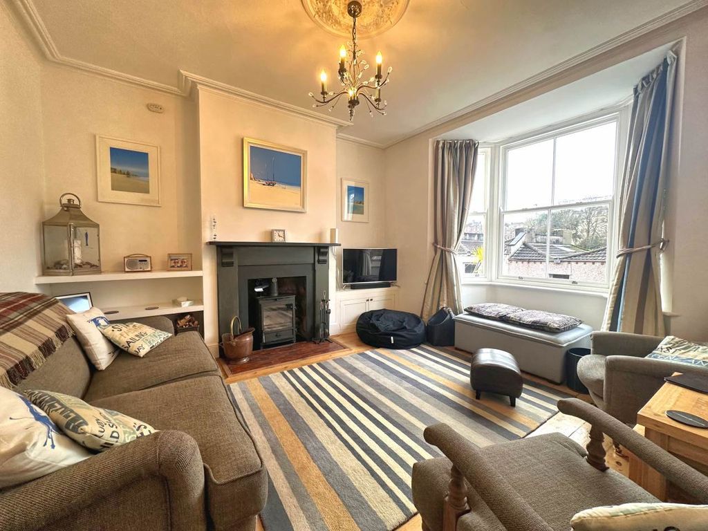 Property photo 2 of 20 Lounge 1