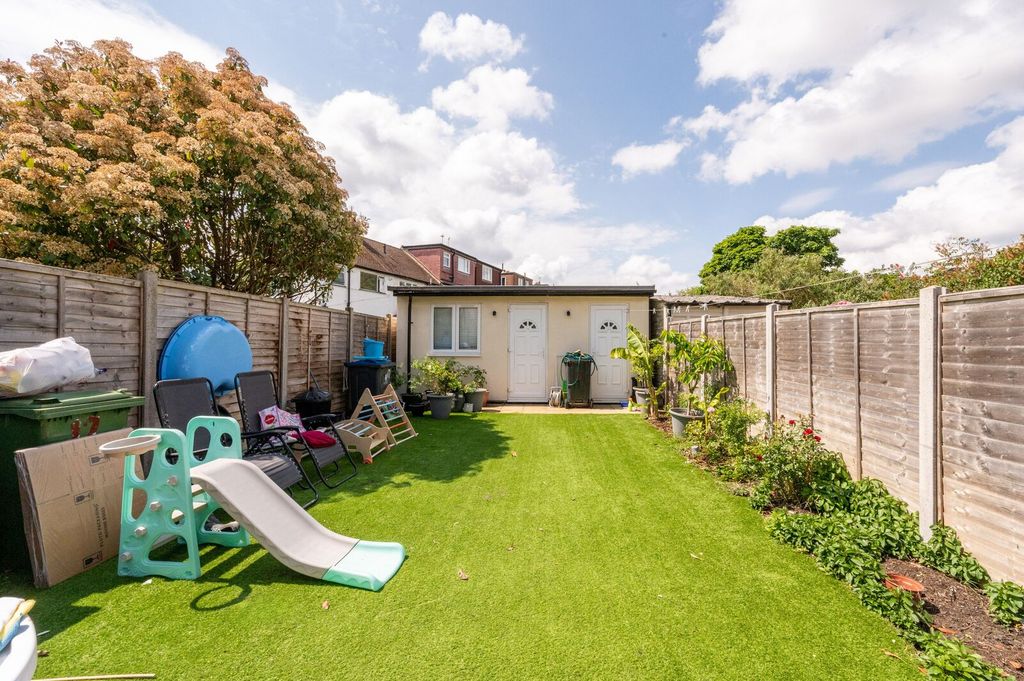Property photo 2 of 11