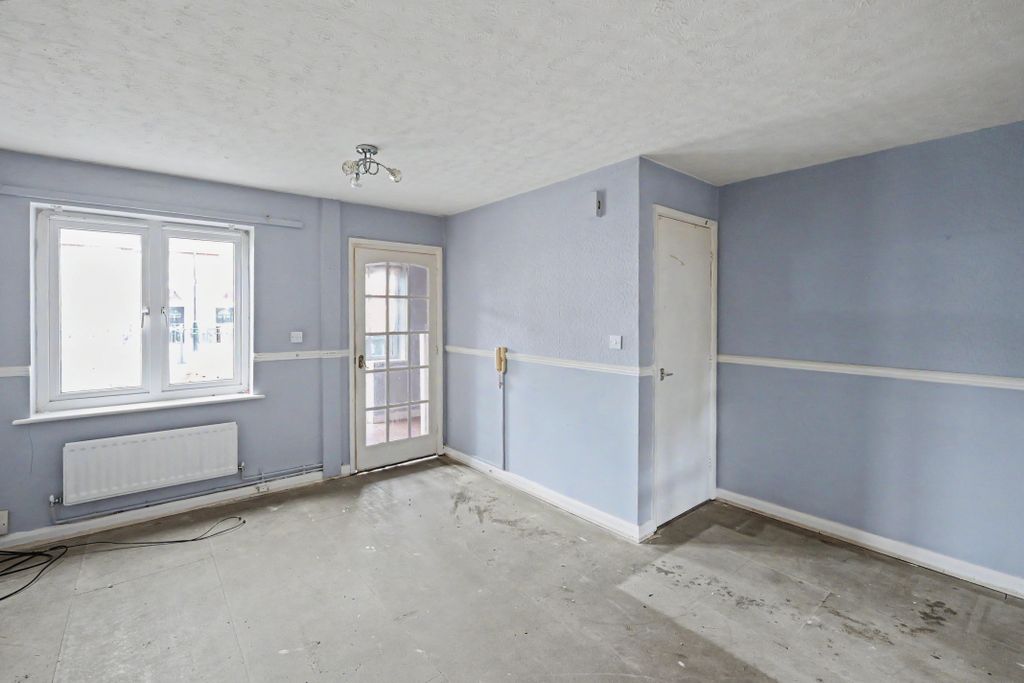 Property photo 3 of 15 23 Richmond Grove, North Shields, Tyne And Wear, Ne29 7Qz