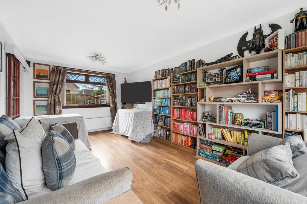 Property photo 2 of 20