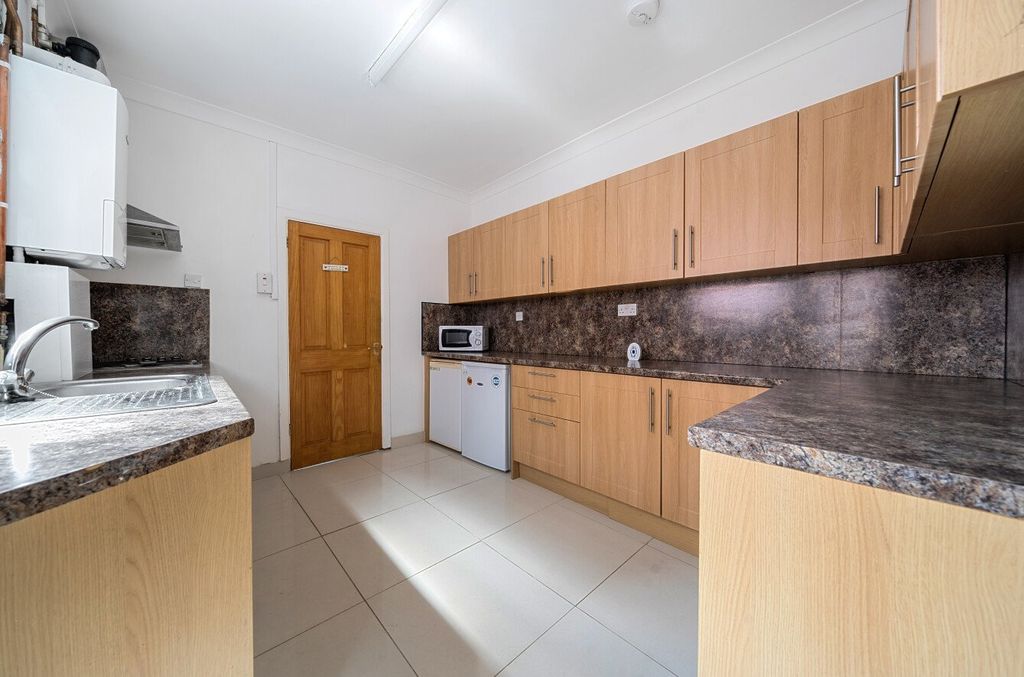 Property photo 3 of 12 Picture No. 11