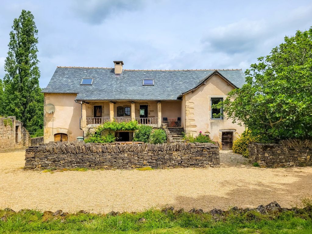 Property photo 1 of 15 Main Exterior View