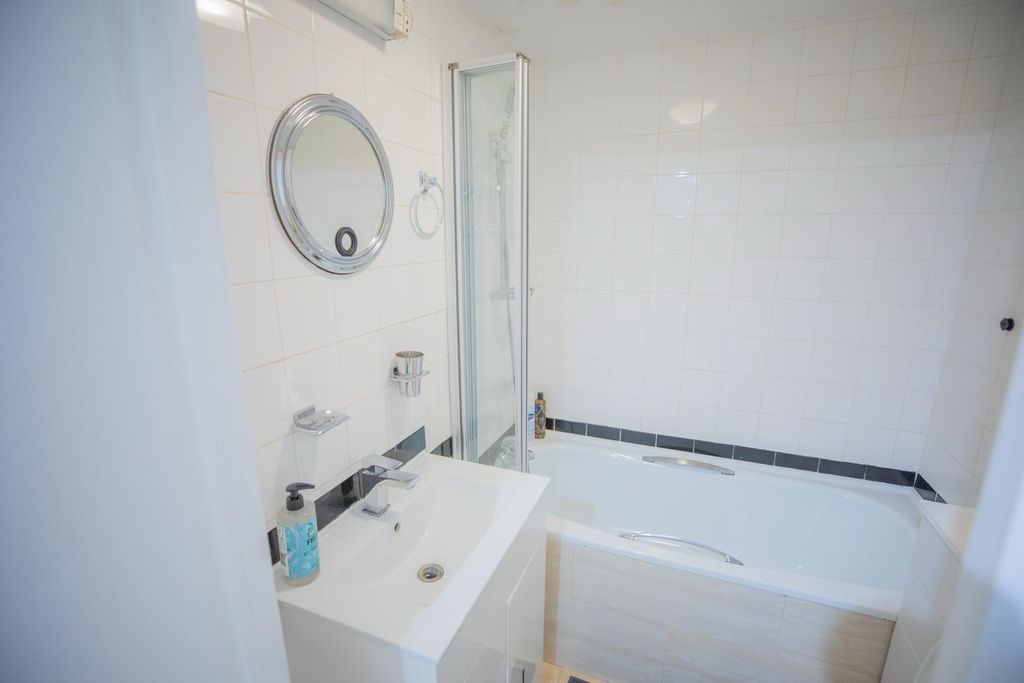 Property photo 3 of 20 Property