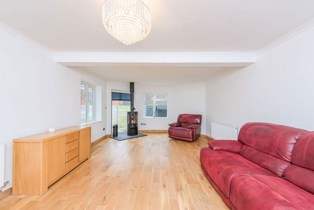 Property photo 2 of 26