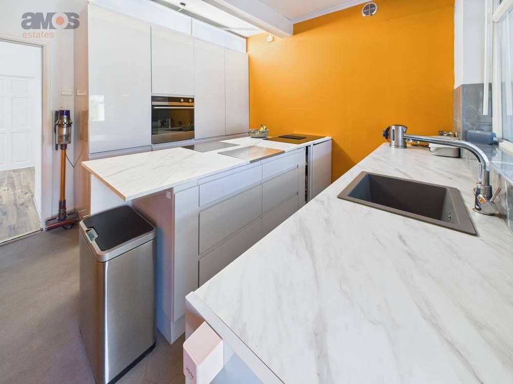 Property photo 3 of 16 4375145