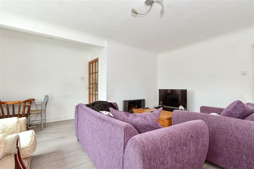 Property photo 2 of 12 Lounge/Diner