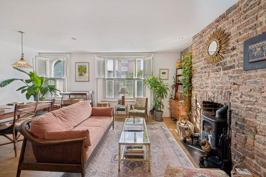 Property photo 2 of 17 Image