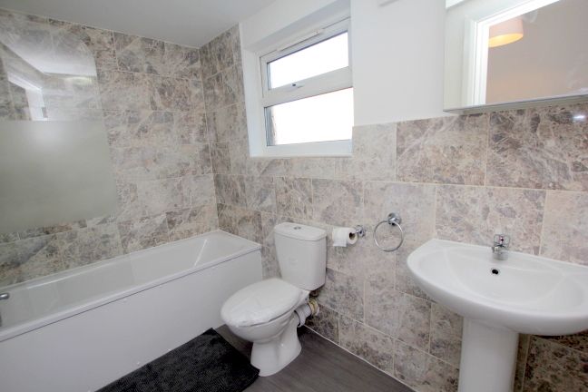 Property photo 3 of 14 Bathroom.Jpg