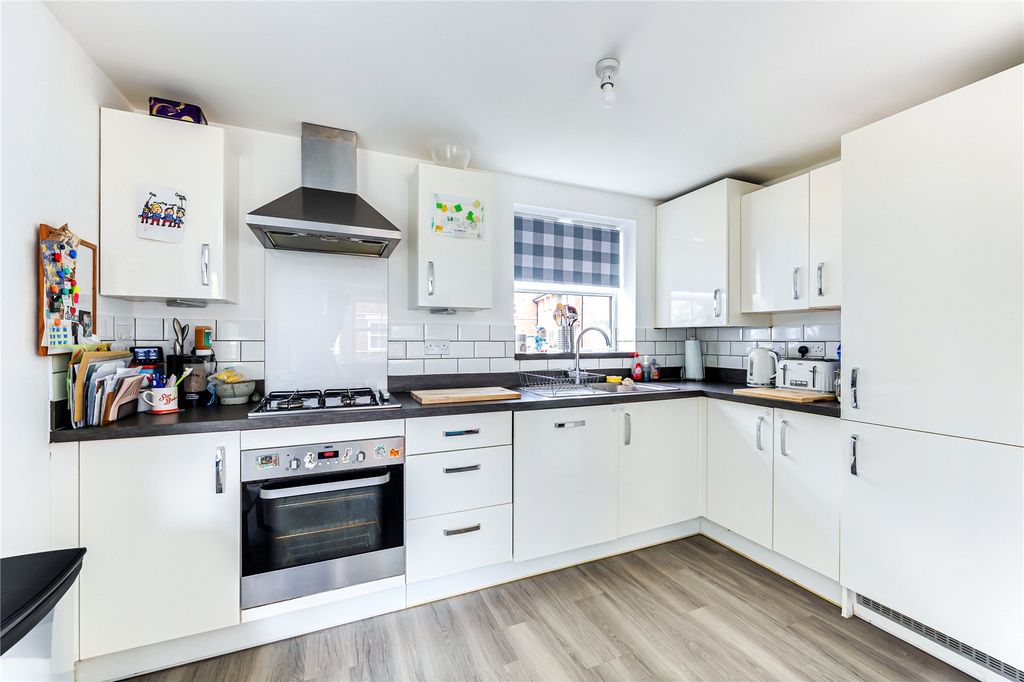 Property photo 3 of 12 Picture No. 10