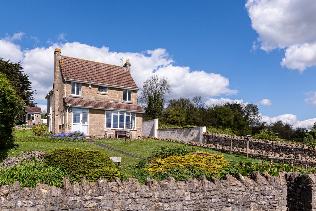 Property photo 1 of 24