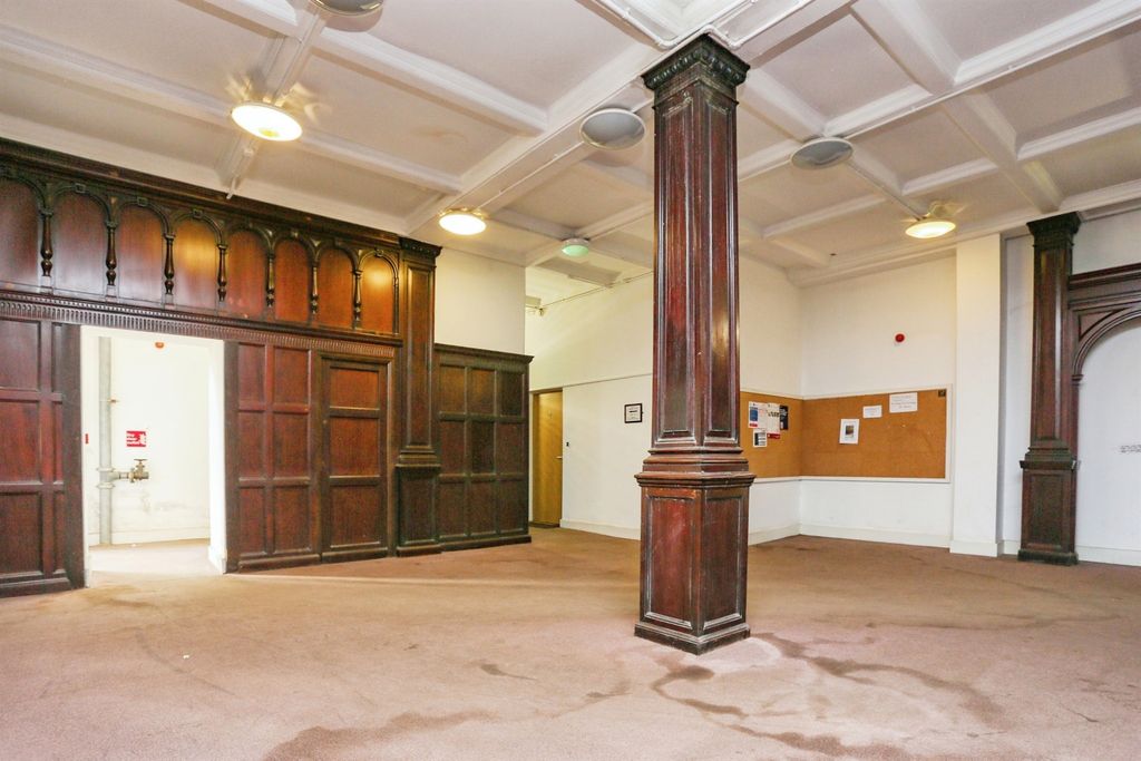 Property photo 2 of 7