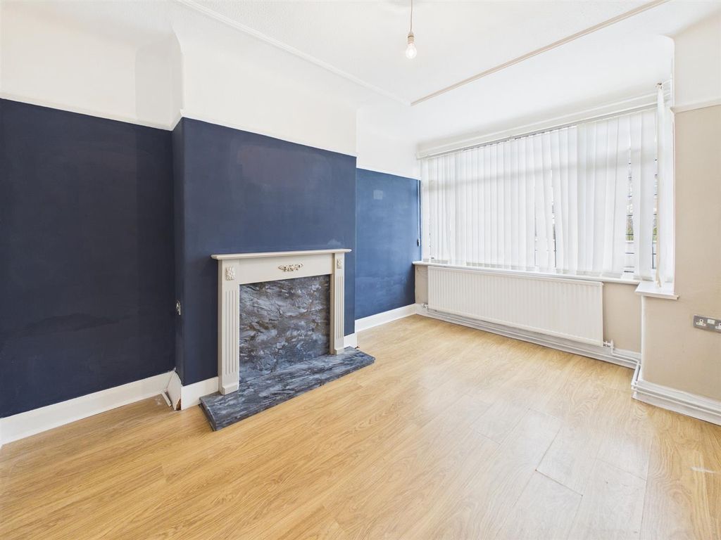 Property photo 3 of 44 Cam03844G0-Pr0415-Still002.Jpg