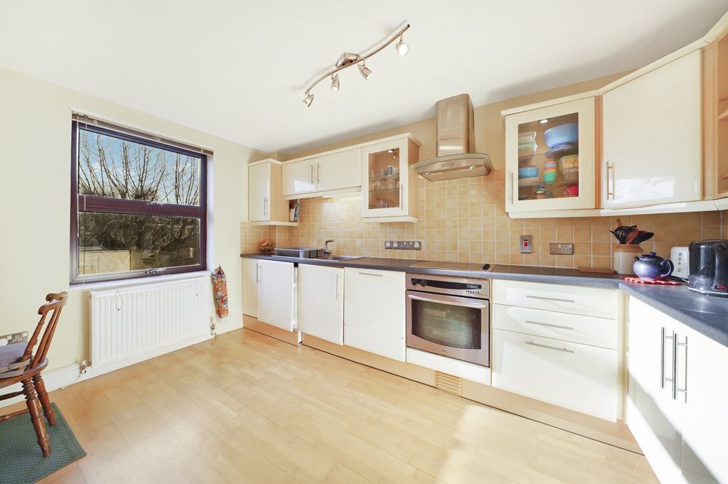 Property photo 3 of 19 Picture No. 21