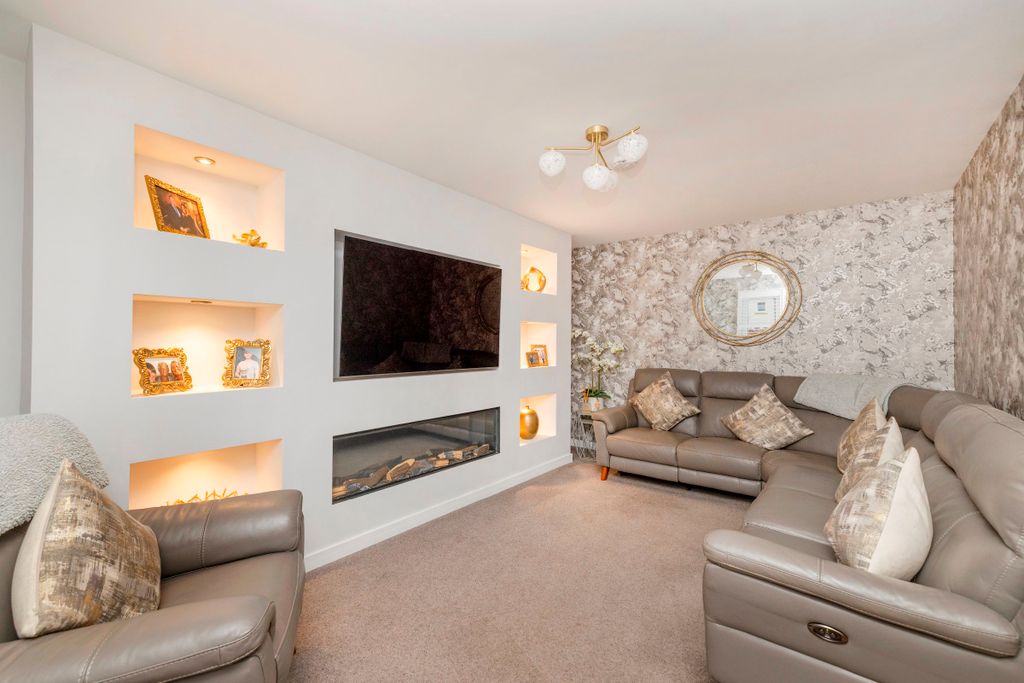 Property photo 3 of 29