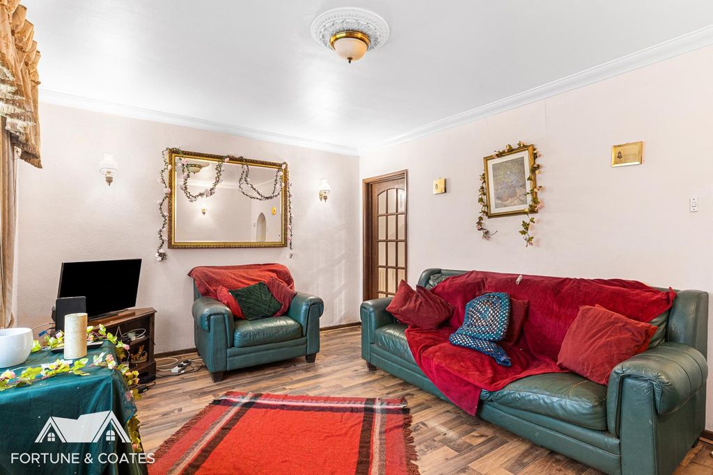 Property photo 3 of 21 Finchingfield_3.Jpg