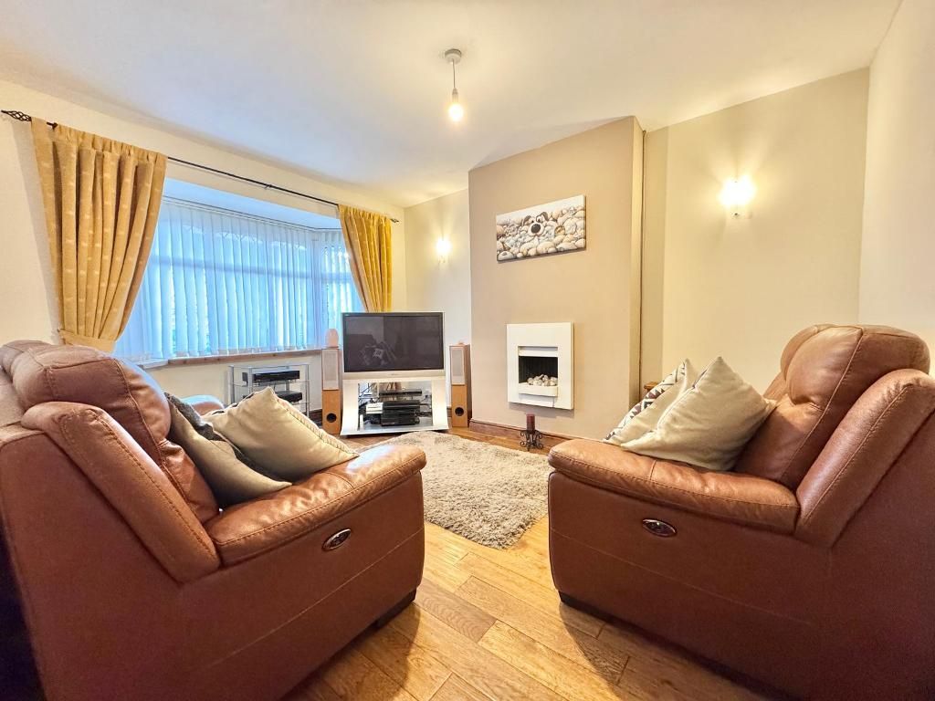 Property photo 3 of 19 Photo 3