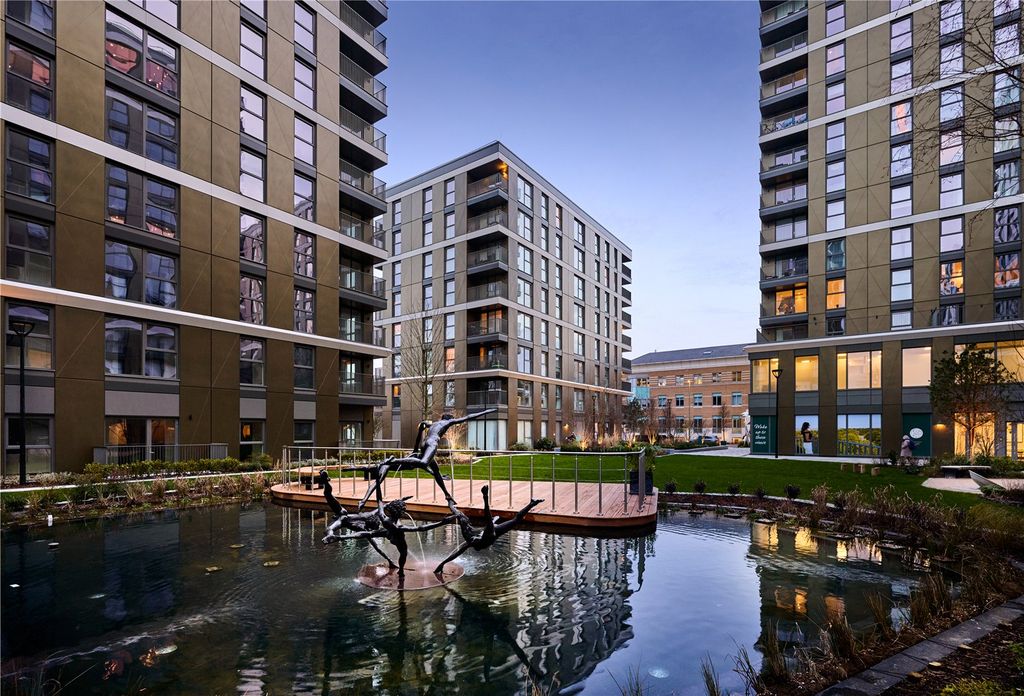 Property photo 2 of 12 External