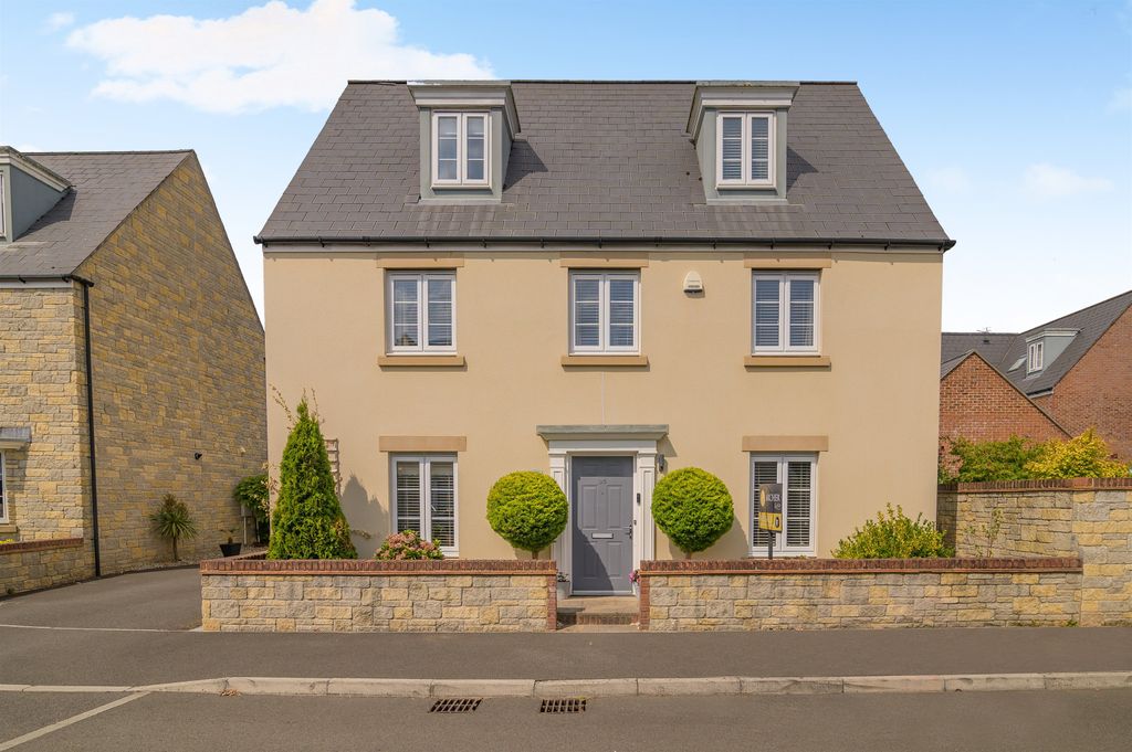Property photo 1 of 33