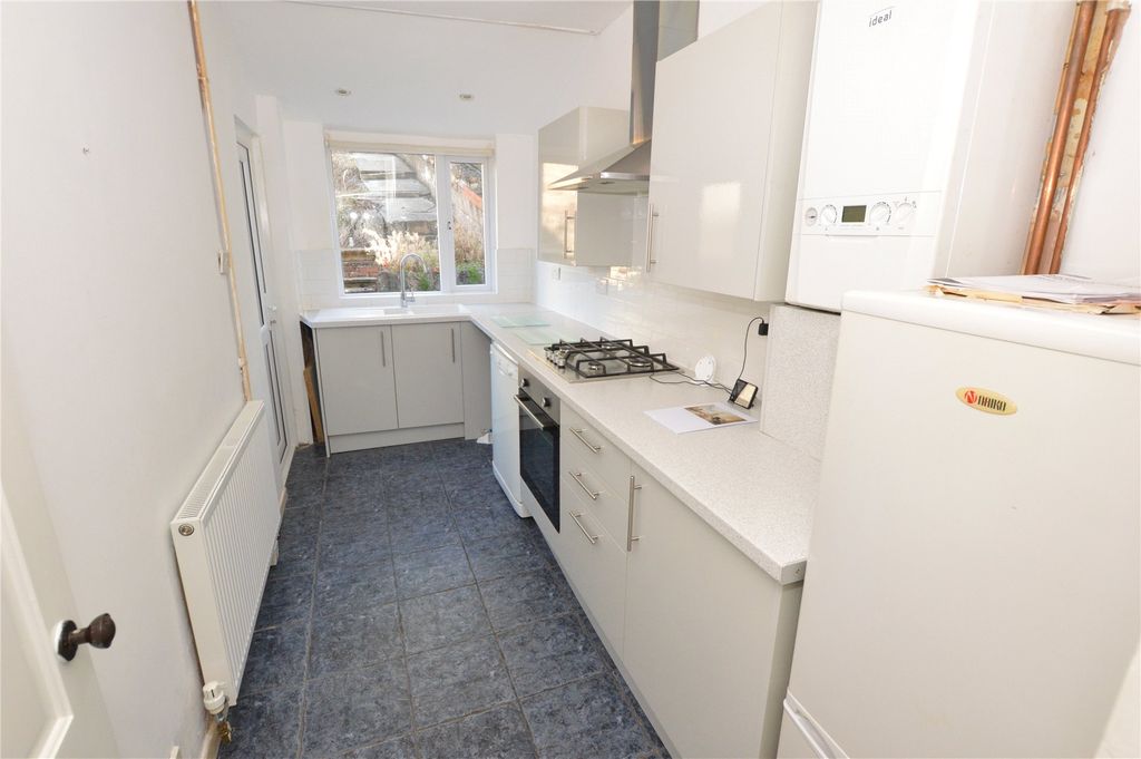 Property photo 3 of 14 Kitchen