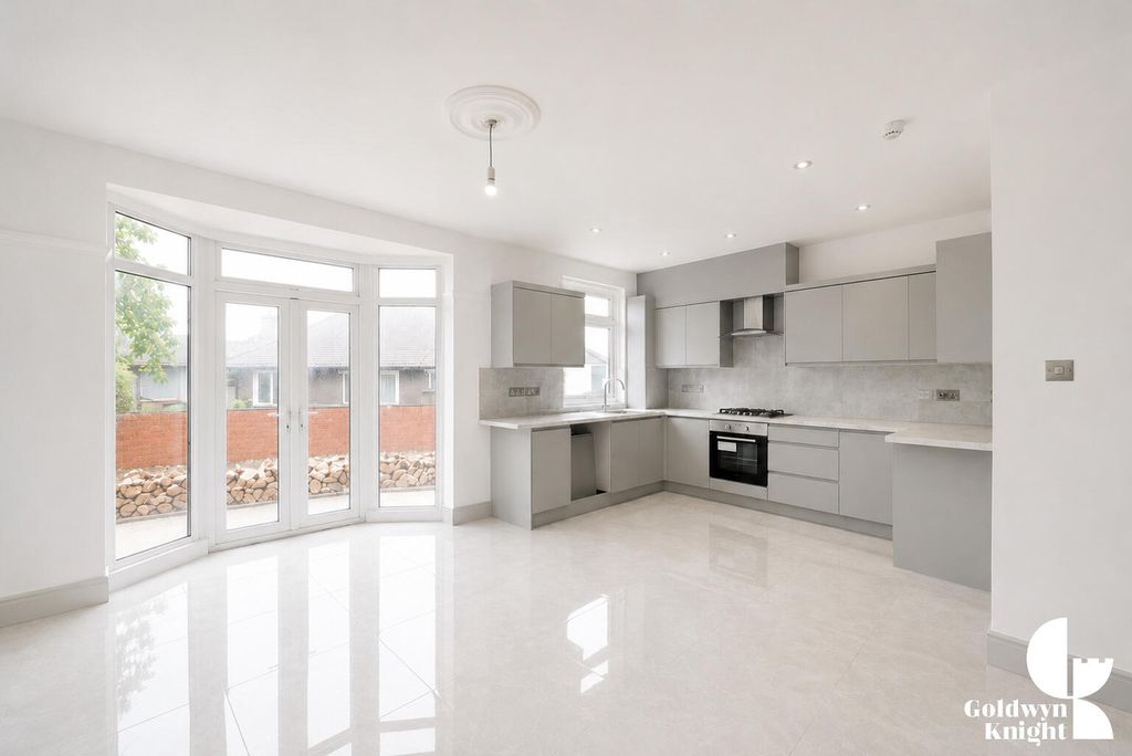Property photo 1 of 19 Kitchen