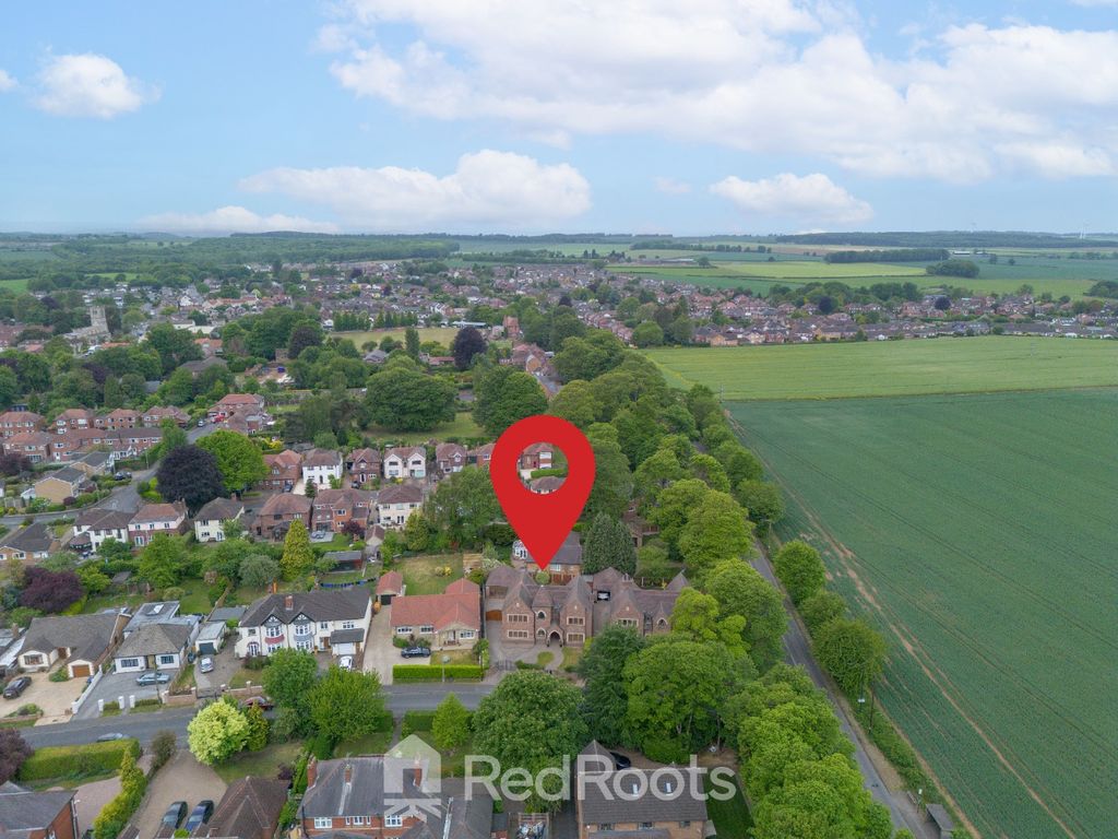 Property photo 3 of 38 3637224