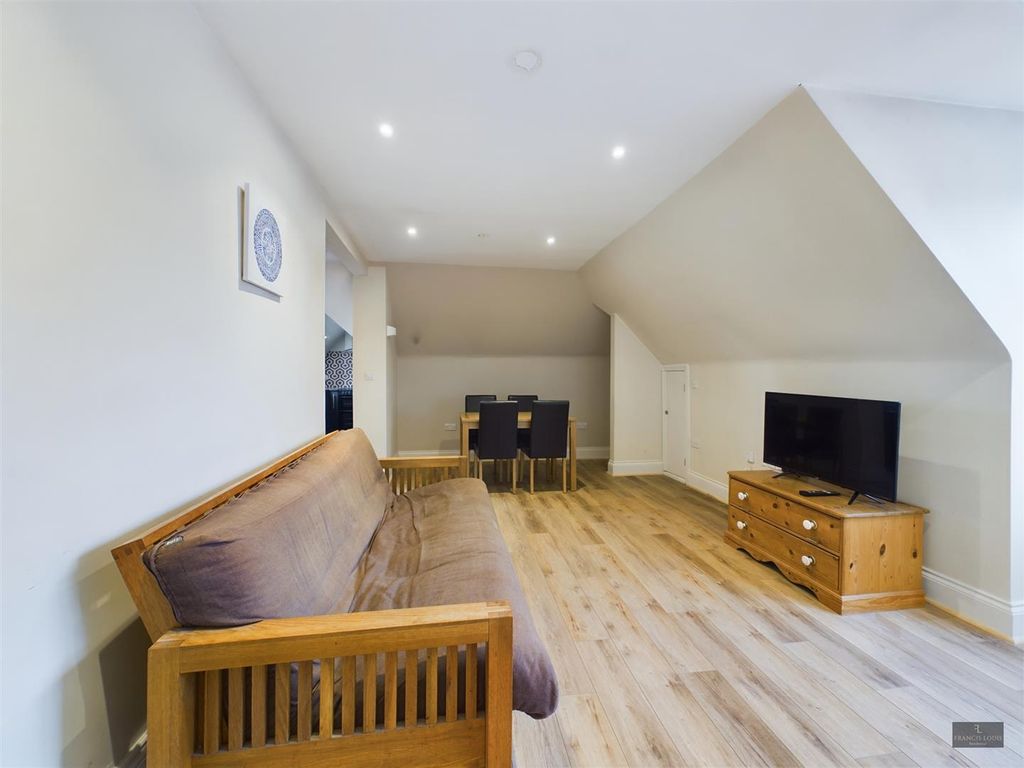 Property photo 2 of 7 Cam01856G0-Pr0095-Still004.Jpg