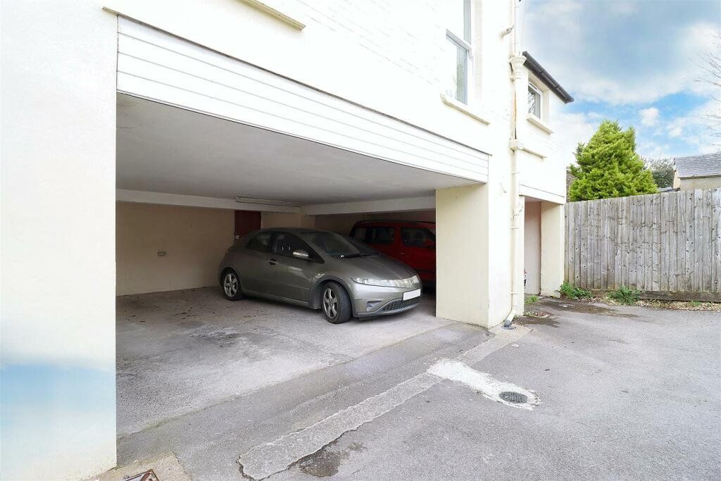 Additional image 9 of 2 bed flat for saleDorset House, 1 Marine Parade, Clevedon, North Somerset BS21